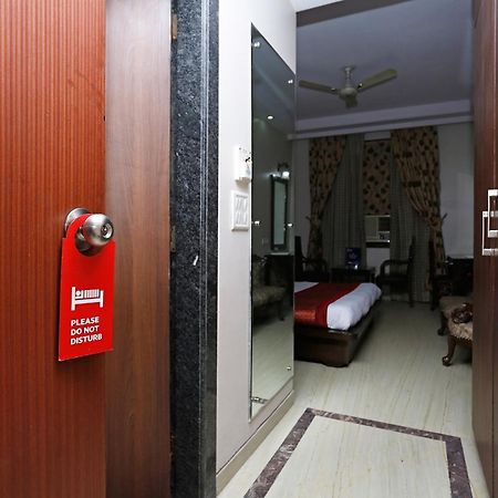 Hotel O Mid Town Delhi  Buitenkant foto