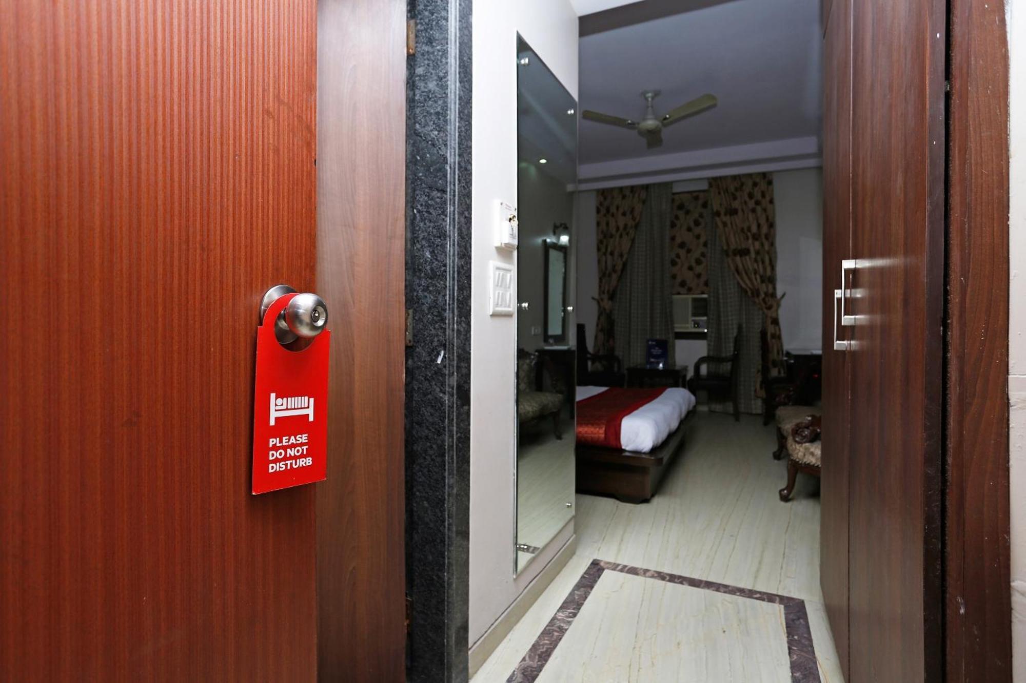 Hotel O Mid Town Delhi  Buitenkant foto