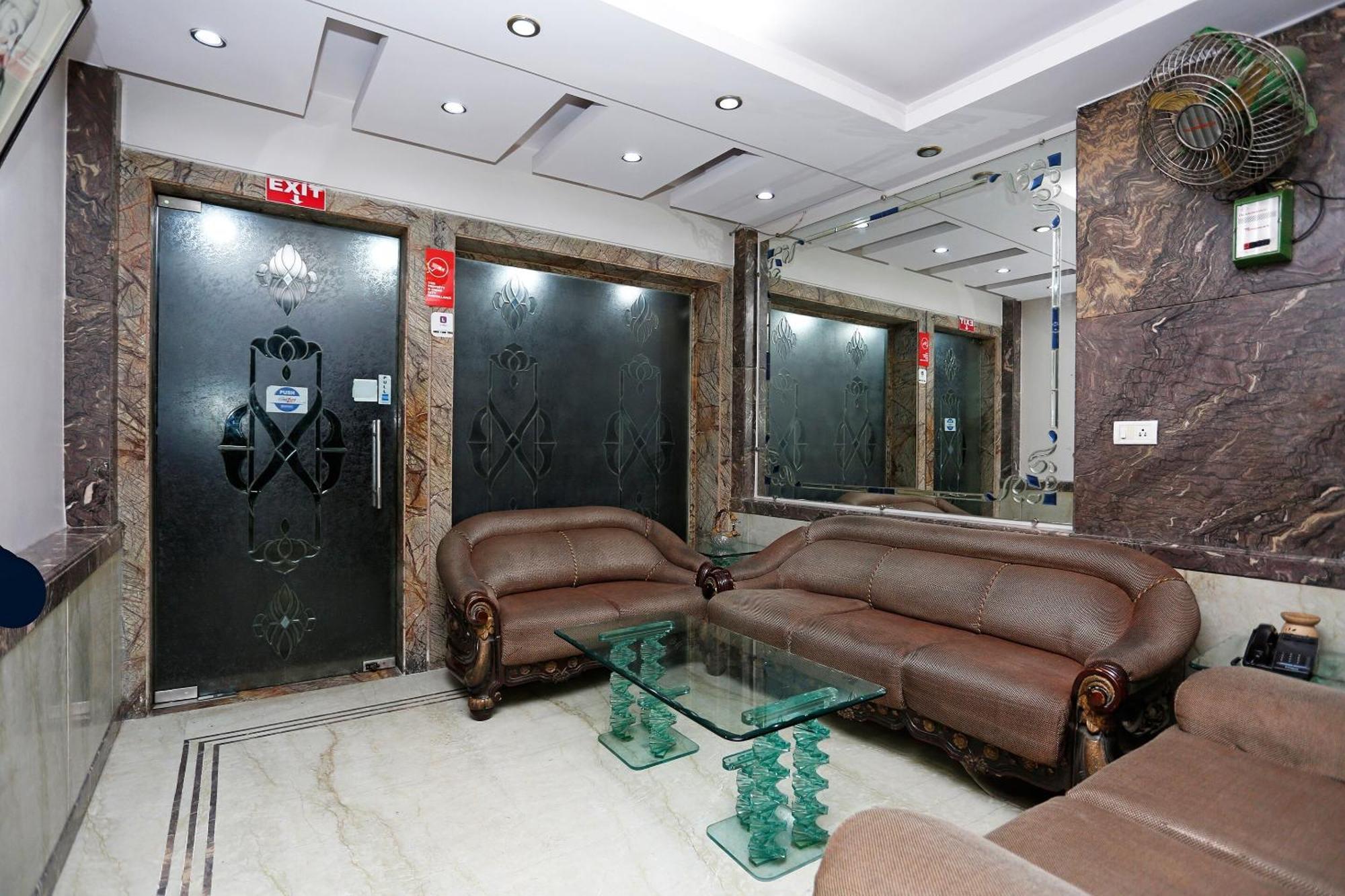 Hotel O Mid Town Delhi  Buitenkant foto