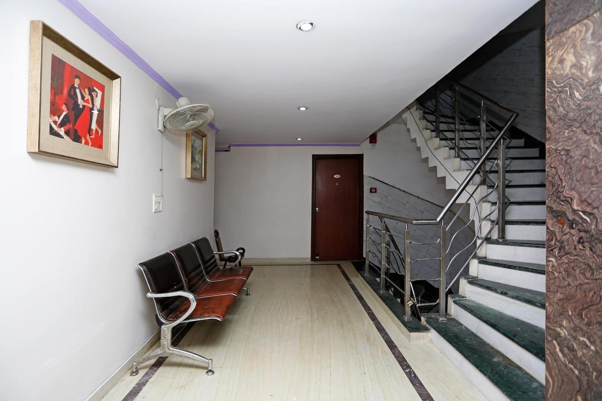 Hotel O Mid Town Delhi  Buitenkant foto