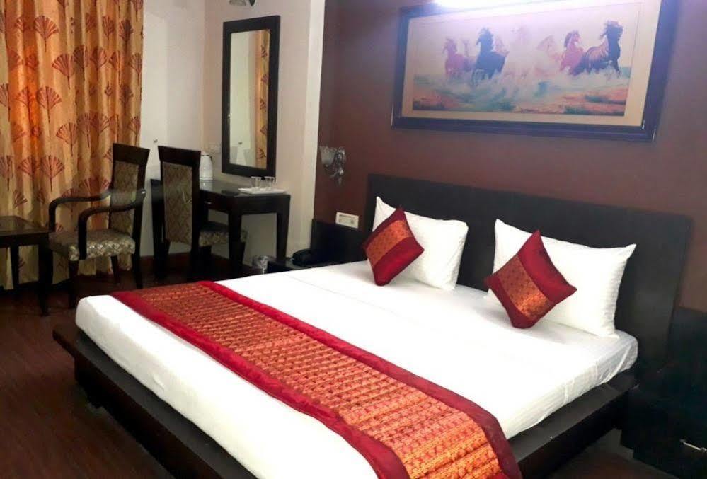Hotel O Mid Town Delhi  Buitenkant foto