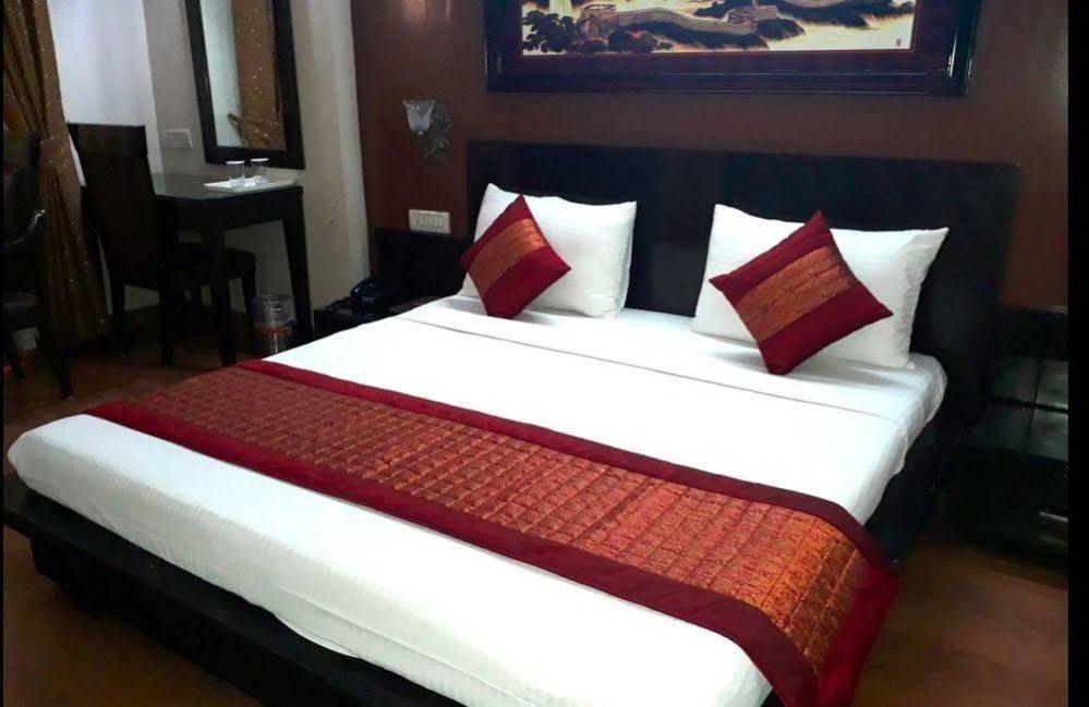 Hotel O Mid Town Delhi  Buitenkant foto